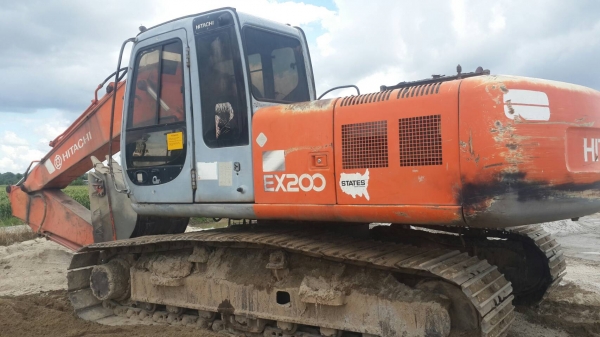 รถแบคโฮ HITACHI EX200-5