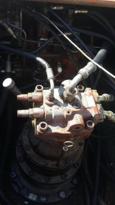 รถแบคโฮ HITACHI EX200-5