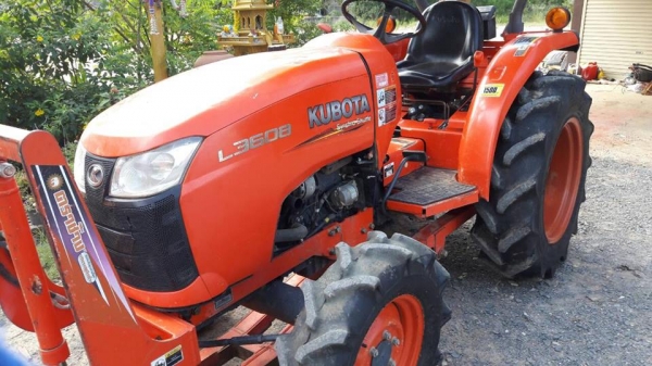 ขายรถไถ KUBOTA L3608 อุปกรณ์ ดันหน้า ผานหลัง รถสวยสภาพดีพร้อมใช้งาน เอกสารพร้อมโอน ราคา280,000 สนใจโทร 090-8588220คุณนะ 093-3258446คุณบิว หรือเข้าดูสินค้าอื่นๆได้ที่ www.narong2truck.com หรือ www.truck.in.th/498 หรือเพจFacebook ณรงค์ ซื้อขายรถมือสอง (เว็บ