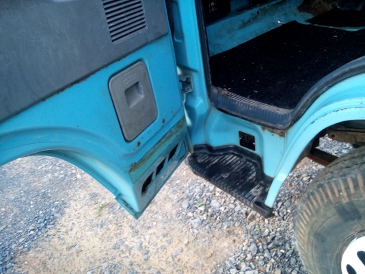 ด่วนลดราคา .6 ล้ออีซูสุ NKR 110. แรงม้า เดิมๆทั้งคัน (รถห้างแท้)  พร้อมใช้งาน เล่มพร้อม