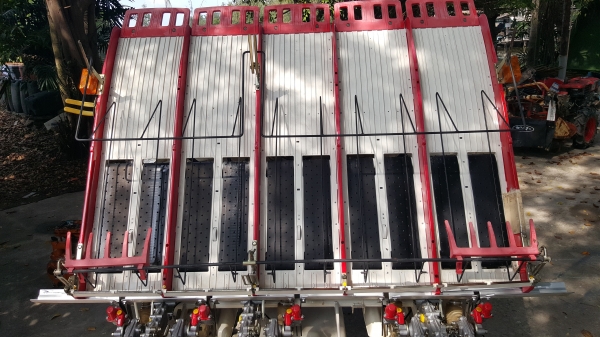 รถดำนา 5 แถว ระบบไฟฟ้า รถดำนา 5 แถว ระบบไฟฟ้า