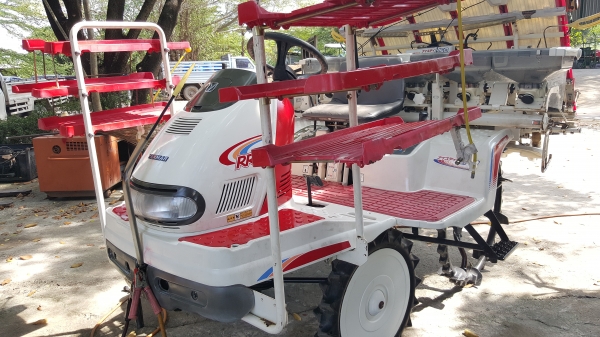 รถดำนา 5 แถว ระบบไฟฟ้า รถดำนา 5 แถว ระบบไฟฟ้า