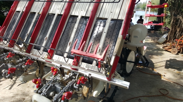 รถดำนา 5 แถว ระบบไฟฟ้า รถดำนา 5 แถว ระบบไฟฟ้า