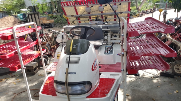 รถดำนา 5 แถว ระบบไฟฟ้า รถดำนา 5 แถว ระบบไฟฟ้า