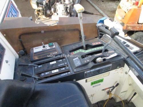 รถเกี่ยวข้าวนั่งขับ ISEKI HL1900 เครื่องดีเชล 3 สูบรหัสสินค้า 14002147 Line ID : nihonmono รถเกี่ยวข้าวนั่งขับ ISEKI HL1900 เครื่องดีเชล 3 สูบรหัสสินค้า 14002147 Line ID : nihonmono