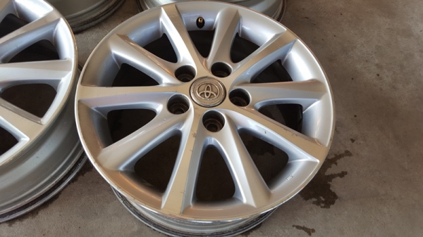 ขายล้อToyota Camry Hybrid  4 ล้อ