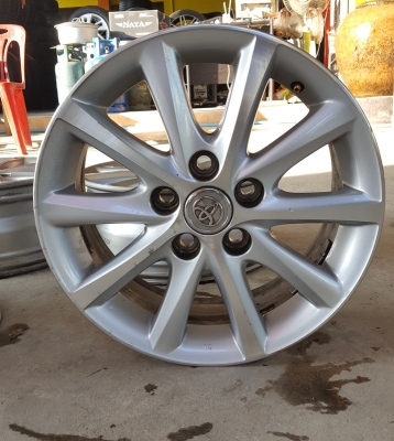 ขายล้อToyota Camry Hybrid  4 ล้อ