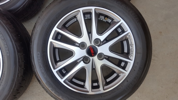 ขายล้อTOYOTA VIOS TRD ยางปี 0316  4 ล้อ