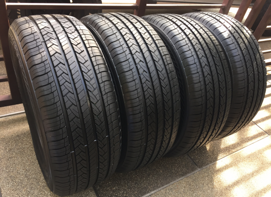 ยาง FARROAD 265 60 18 กลางปี16 ดอกป้ายแดง ตุ่มหน้ายางอยู่ครบ ราคาไม่แพง