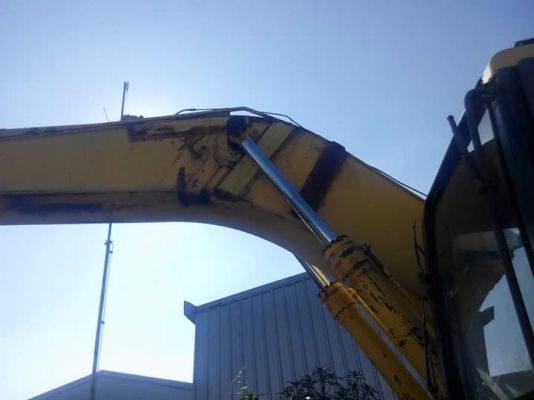 ขายแบคโฮKOMATSU  PC200~6 รถบ้านใช้งานได้ปกติช่วงล่างดีระบบไฟฟ้าครบเอกสารอินวอย