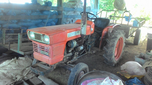 คูโบต้าL2000สภาพดีซื้อไปใช้งานใด้เลยคับท่านใดหาใช้0943391142คับ