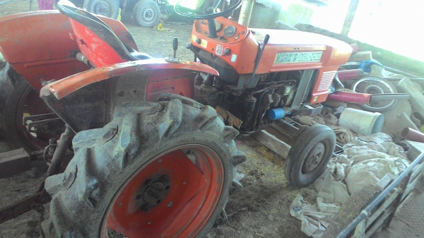 คูโบต้าL2000สภาพดีซื้อไปใช้งานใด้เลยคับท่านใดหาใช้0943391142คับ