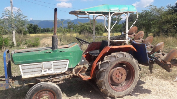 คูโบต้าL2402พร้อมผาน5ใบซื้อไปใช้ใด้งานใด้เลยคับ 0943391142คับ