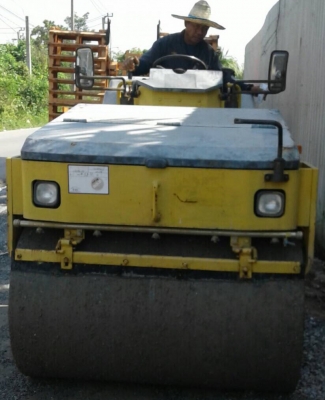 รถบดถนน SAKAI  TW500-1