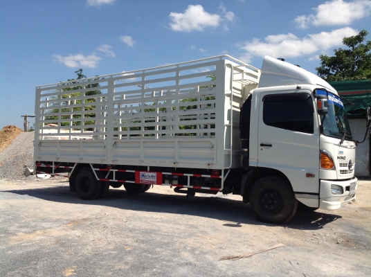 ขายรถ 6 ล้อ HINO. ช่วงยาว 6.5 ม กระบะเหล็ก