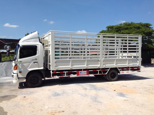 ขายรถ 6 ล้อ HINO. ช่วงยาว 6.5 ม กระบะเหล็ก