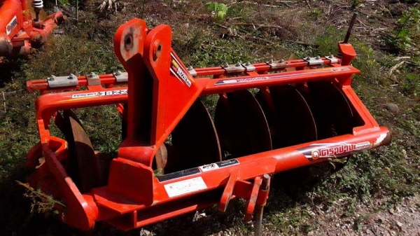 ขายรถไถคูโบต้า  KUBOTA   L 3608SP พร้อมชุดใบมีดดันหน้าคานล่าง  ผาน 6X22
