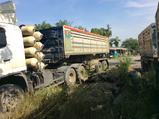 หางเซมิดั้ม2เพลายาว7.50เมตร อู่หน้าพระลานพร้อมใช้ไม่เคยล้ม