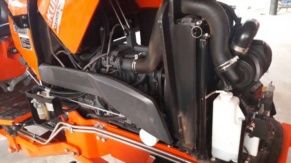 KUBOTA  L 4708 SP (4WD)  2 เพลา   สภาพใหม่สวยๆ   ชั่วโมงใช้   งานน้อย  สีเดิมทั้งคัน  พร้อมชุดใบมีดดันหน้า  ผาน4