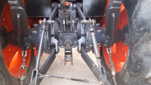 KUBOTA  L 4708 SP (4WD)  2 เพลา   สภาพใหม่สวยๆ   ชั่วโมงใช้   งานน้อย  สีเดิมทั้งคัน  พร้อมชุดใบมีดดันหน้า  ผาน4