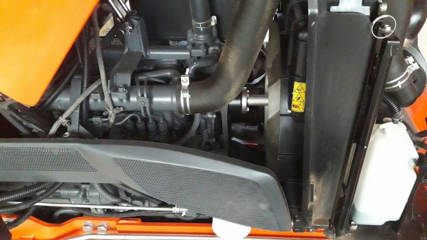 KUBOTA  L 4708 SP (4WD)  2 เพลา   สภาพใหม่สวยๆ   ชั่วโมงใช้   งานน้อย  สีเดิมทั้งคัน  พร้อมชุดใบมีดดันหน้า  ผาน4