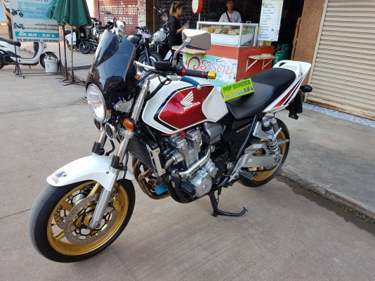 ขายคับ HONDA CB1300 ปี2005 หัวฉีด กุญแจชิฟ สีสวย ท่อแต่งสแตนเลสทั้งเส้น แฮนด์บาร์ กันล้ม ชิวหน้า อินวอยส์ สรรพสามิตร ราคา 149000 บาท ส่งได้ทั่วไทยคับ สนใจติดต่อ 081-0578282 FACEBOOK ชาญณรงค์ ป๊อป ชัยอมฤต ไอดีไลน์ POPBIGBIKESAKON คับ สนใจรถสวย ถูก ดี ต้อง