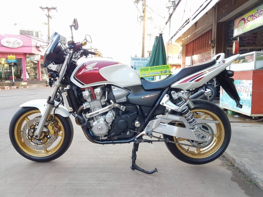 ขายคับ HONDA CB1300 ปี2005 หัวฉีด กุญแจชิฟ สีสวย ท่อแต่งสแตนเลสทั้งเส้น แฮนด์บาร์ กันล้ม ชิวหน้า อินวอยส์ สรรพสามิตร ราคา 149000 บาท ส่งได้ทั่วไทยคับ สนใจติดต่อ 081-0578282 FACEBOOK ชาญณรงค์ ป๊อป ชัยอมฤต ไอดีไลน์ POPBIGBIKESAKON คับ สนใจรถสวย ถูก ดี ต้อง