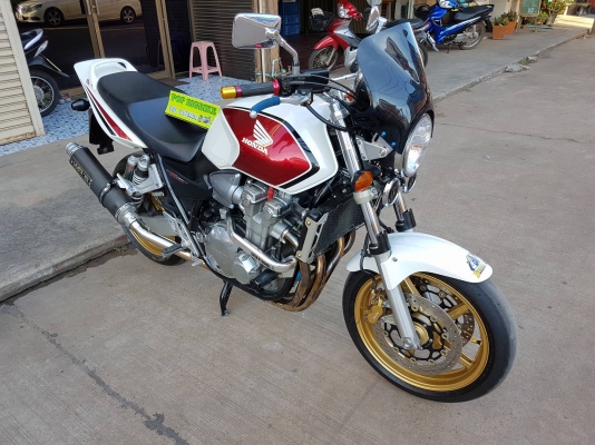 ขายคับ HONDA CB1300 ปี2005 หัวฉีด กุญแจชิฟ สีสวย ท่อแต่งสแตนเลสทั้งเส้น แฮนด์บาร์ กันล้ม ชิวหน้า อินวอยส์ สรรพสามิตร ราคา 149000 บาท ส่งได้ทั่วไทยคับ สนใจติดต่อ 081-0578282 FACEBOOK ชาญณรงค์ ป๊อป ชัยอมฤต ไอดีไลน์ POPBIGBIKESAKON คับ สนใจรถสวย ถูก ดี ต้อง