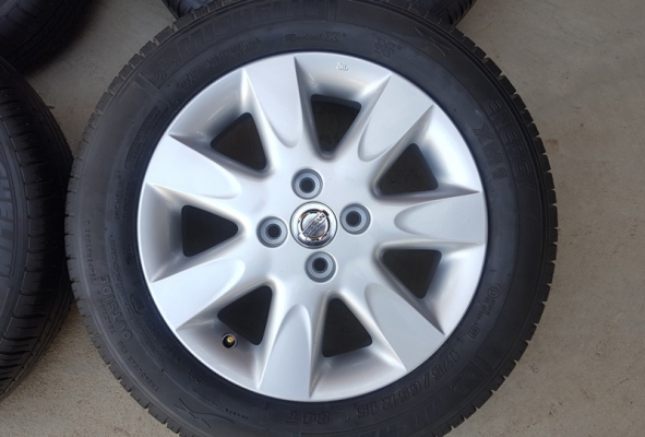 ขายล้อNISSAN March 15 ยางปี14  4 ล้อ