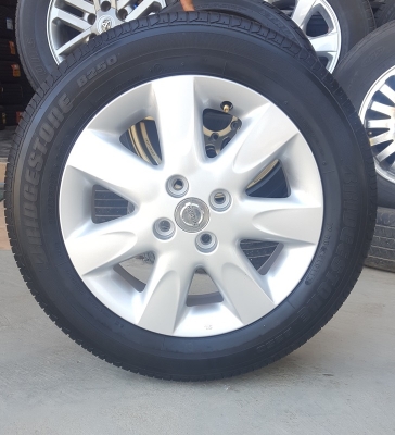 ขายล้อNISSAN March 15 พร้อมยาง 4 ล้อ