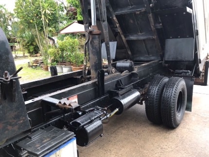 ขายหกล้อ NPR 150 ปี. 51
