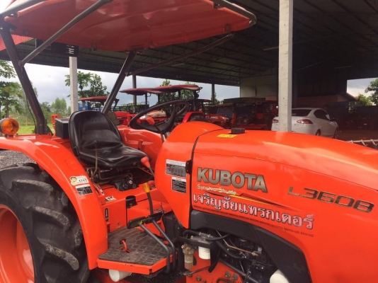 ขายรถไถคูโบต้า L3608 สภาพพร้อมสวย พร้อมใช้งานค่ะ ราคา 298,000 บาท เอกสารเล่มทะเบียนพร้อม พร้อมอุปกรณ์ใบมีดดันดินหน้าและผานพรวน สนใจโทร 081-9136451 , 099-0687668 ขอดูรูปเพิ่มเติมทาง line:bow6451 ค่ะ