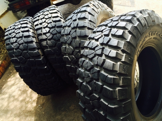มือ2 BF Goodrich Mud-Terrain KM2 285 75 16