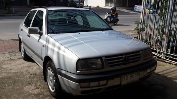 ขายรถบ้านเดิม สวยกริ๊บ VOLKSWAKEN VENTO 1.6 ปี 96