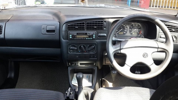 ขายรถบ้านเดิม สวยกริ๊บ VOLKSWAKEN VENTO 1.6 ปี 96