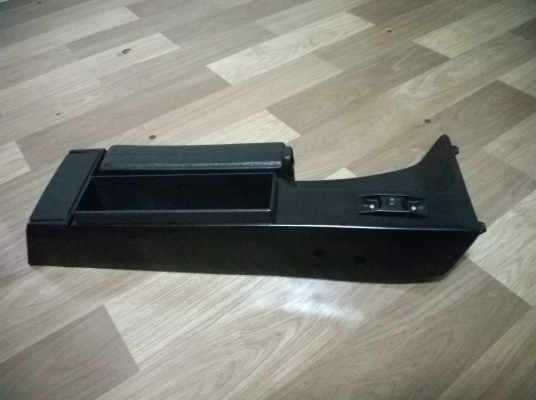 ขายชุดคอนโซนเบรคมือ e30 ของครบตามรูป สภาพokไม่แตกหัก ราคา900 โทร0924462525โส กทม