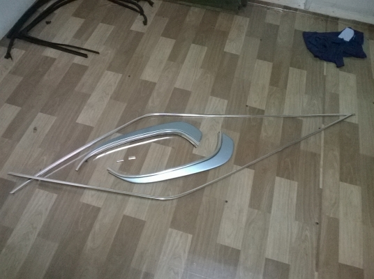 ขายชุดคิ้วกับพระจัน e30 4ประตู สภาพok ราคา900 โทร0924462525โส กทม