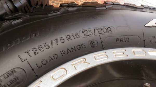 ขายล้อ weld พร้อมยาง bf ko2 265/75/16 ปี 15