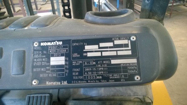 ขายรถยก โคมัสสุ 3 ตัน / ยกสูง 3 เมตร / งายาว 1070 ม.ม. ( ซื้อมาป้ายแดงครับใช้งานมือเดียว )