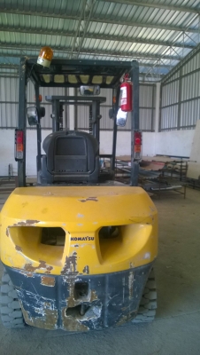 ขายรถยก โคมัสสุ 3 ตัน / ยกสูง 3 เมตร / งายาว 1070 ม.ม. ( ซื้อมาป้ายแดงครับใช้งานมือเดียว )