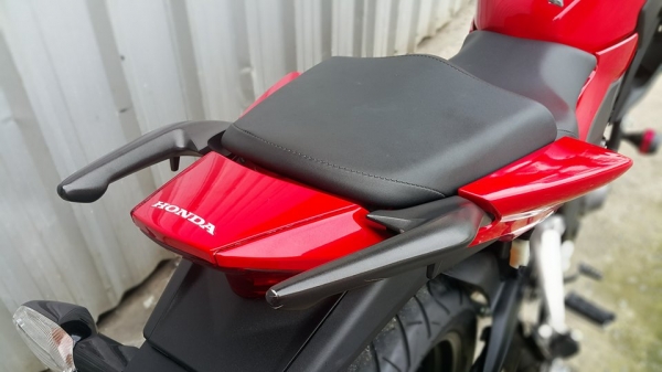 CB300f 2015 สีแดงสด รถบ้านใช้งานน้อย แต่งพอสวยงาม ต่อรองได้ครับ CB300f 2015 สีแดงสด รถบ้านใช้งานน้อย แต่งพอสวยงาม ต่อรองได้ครับ