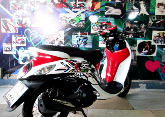 Fino i sport สีแดงขาว ระบบหัวฉีด ช่วยประหยัดน้ำมัน ( ผ่อนได้ ดาวน์ 3,000 บาท ) แถม 4 รายการ 28900