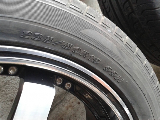 ขอบ19นิ้ว6รู พร้อมยาง ชุดนี้ ราคา 8500 บาท