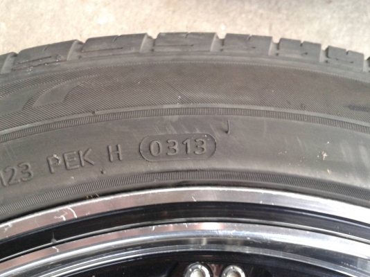 ขอบ19นิ้ว6รู พร้อมยาง ชุดนี้ ราคา 8500 บาท