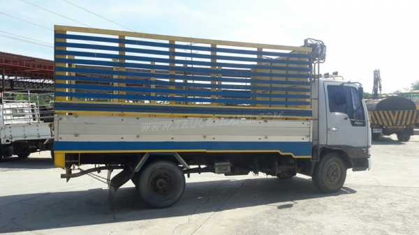 HINO 6 ล้อ FB4J 140 แรงม้า  ปีจดทะเบียน 2540