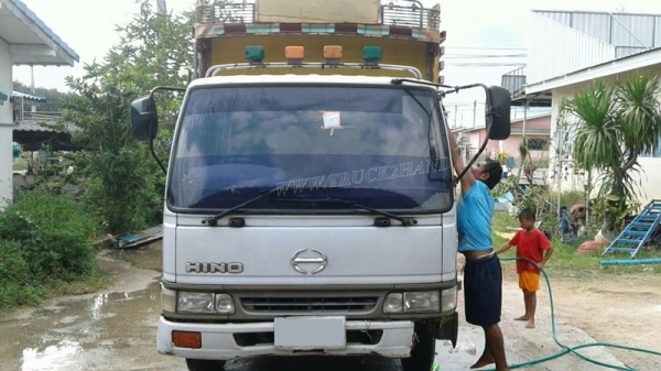 HINO 6 ล้อ FB4J 140 แรงม้า  ปีจดทะเบียน 2540