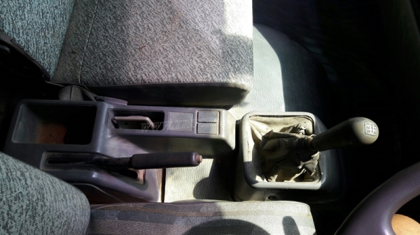 HINO 6 ล้อ FB4J 140 แรงม้า  ปีจดทะเบียน 2540