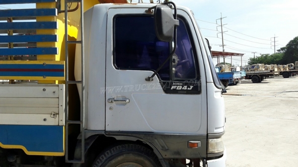 HINO 6 ล้อ FB4J 140 แรงม้า  ปีจดทะเบียน 2540