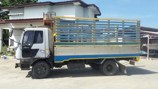 HINO 6 ล้อ FB4J 140 แรงม้า  ปีจดทะเบียน 2540