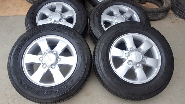 ขายล้อISUZU ขอบ 16 ยาง215/70/16   4 ล้อ    ล้อทำสีใหม่อย่างเดียวไม่มีแก้แตกร้าว ไม่มีปิ่น   +ยาง215/70/16 ปี 14/2เส้น+ปี13/2เส้น ACHILLES ดอกสวยตามรูปแน่นอน  ราคาพร้อม เปลี่ยน ถ่วง **รับบัตรเครดิตทุกธนาคาร**  (ส่งต่างจังหวัด)   รัก 0851612347  *** LINE**I